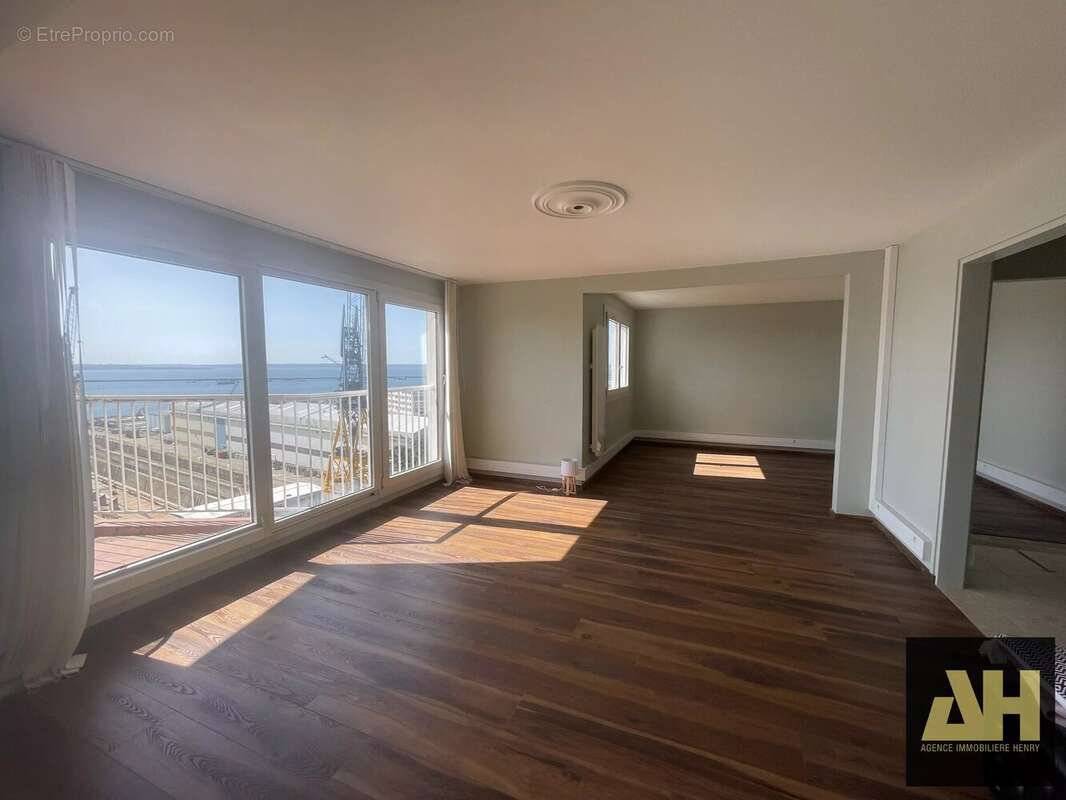 Exclusivité – appartement d'exception - vue mer panoramique - ascenseur privatif - 5 chambres - parkings - photo 2