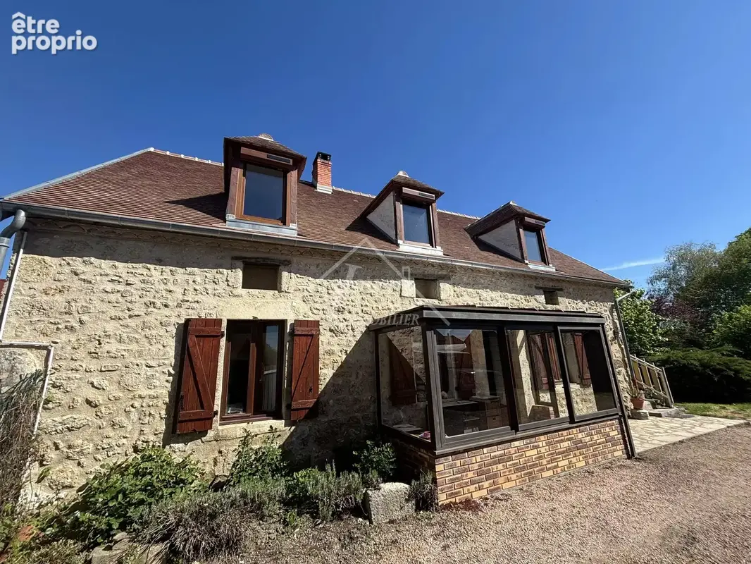 Maison à ETROUSSAT