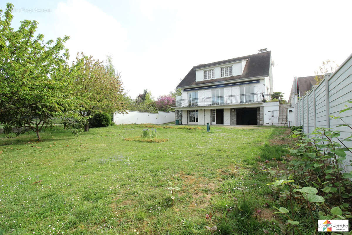 Maison à MONTGERON