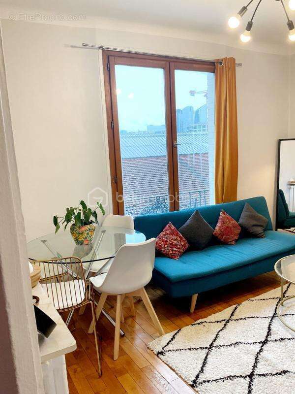 Appartement à LA GARENNE-COLOMBES