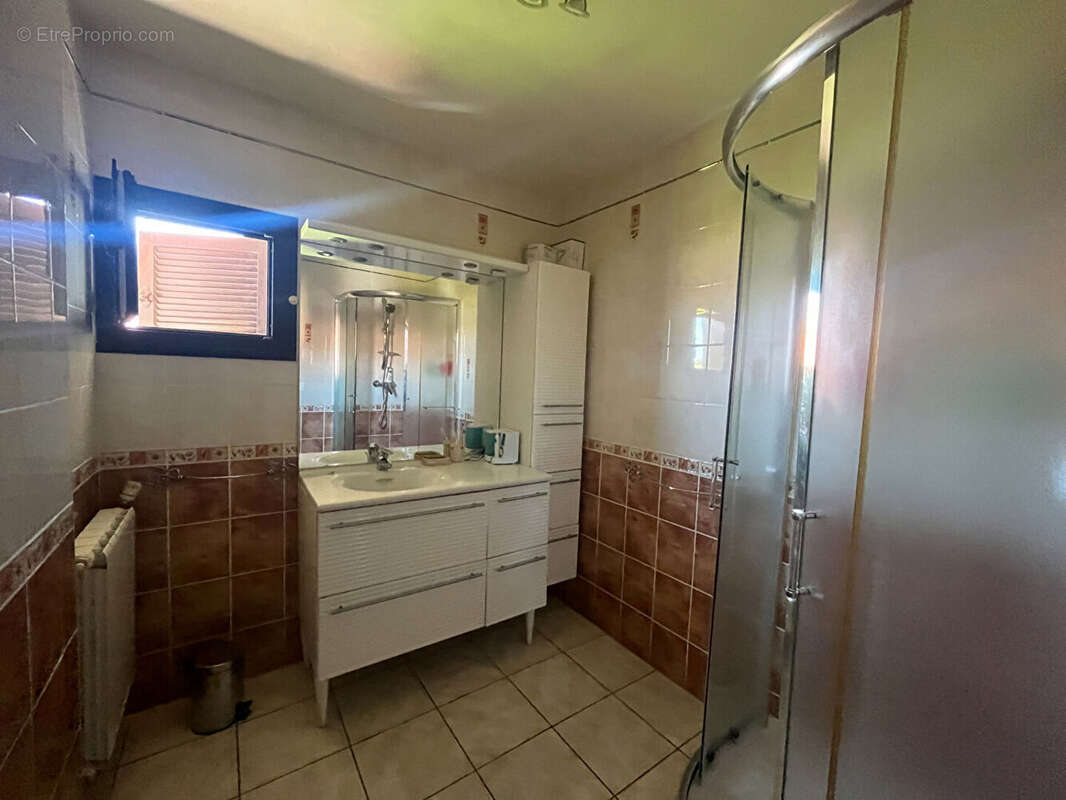 Maison 93 m² à Saint-Mandrier-Sur-Mer  - photo 9