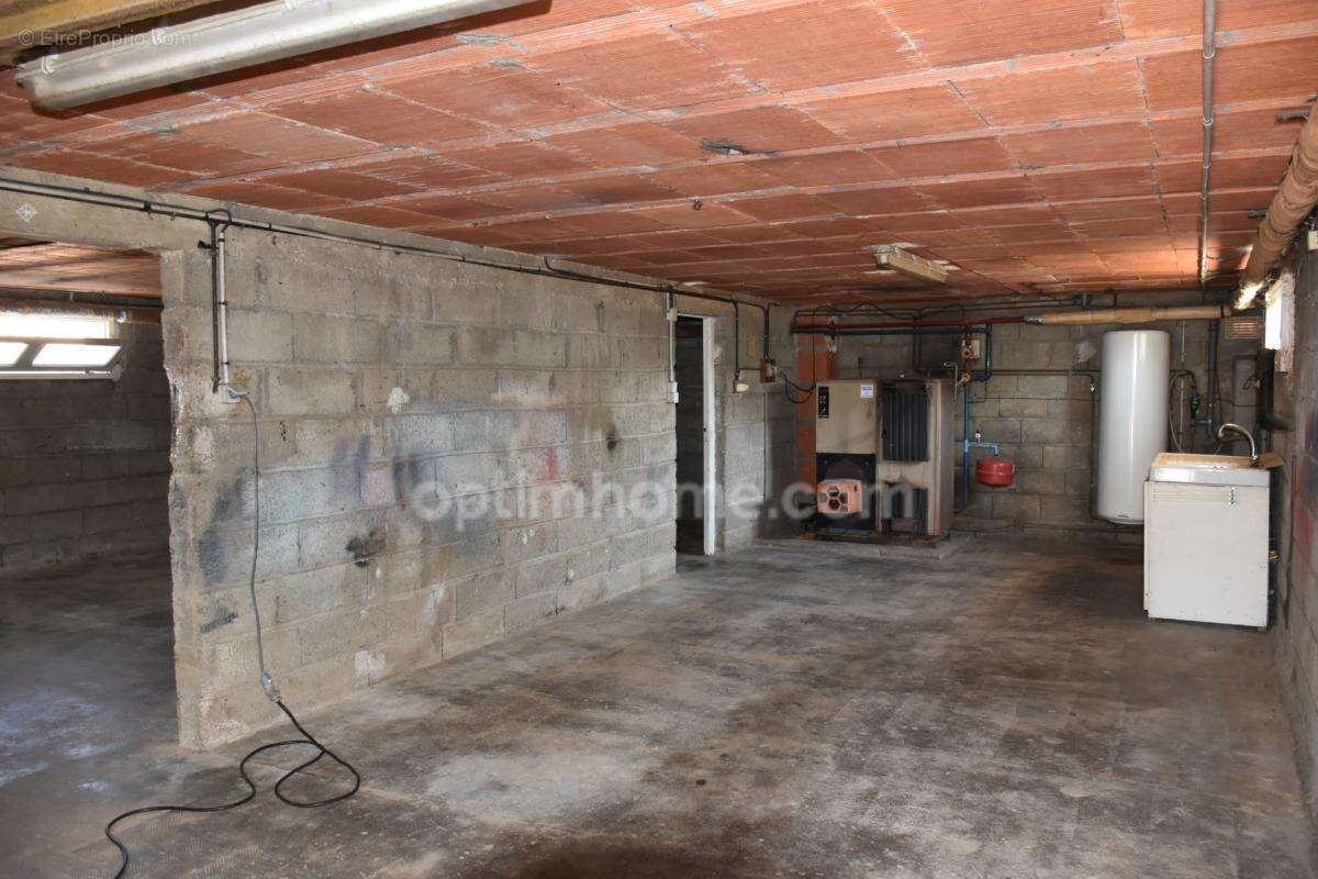 MISSIRIAC – Maison familiale 4 chambres, sous-sol complet et hangar - photo 13