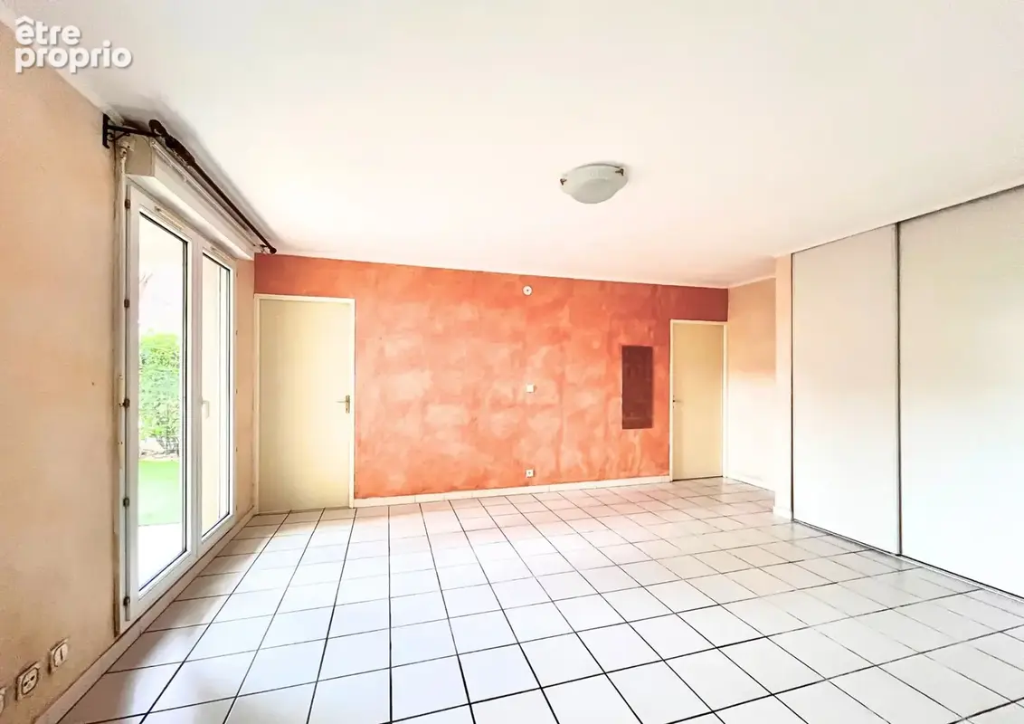 Exclusivité ! Appartement T3 avec terrasse et parking. - photo 2