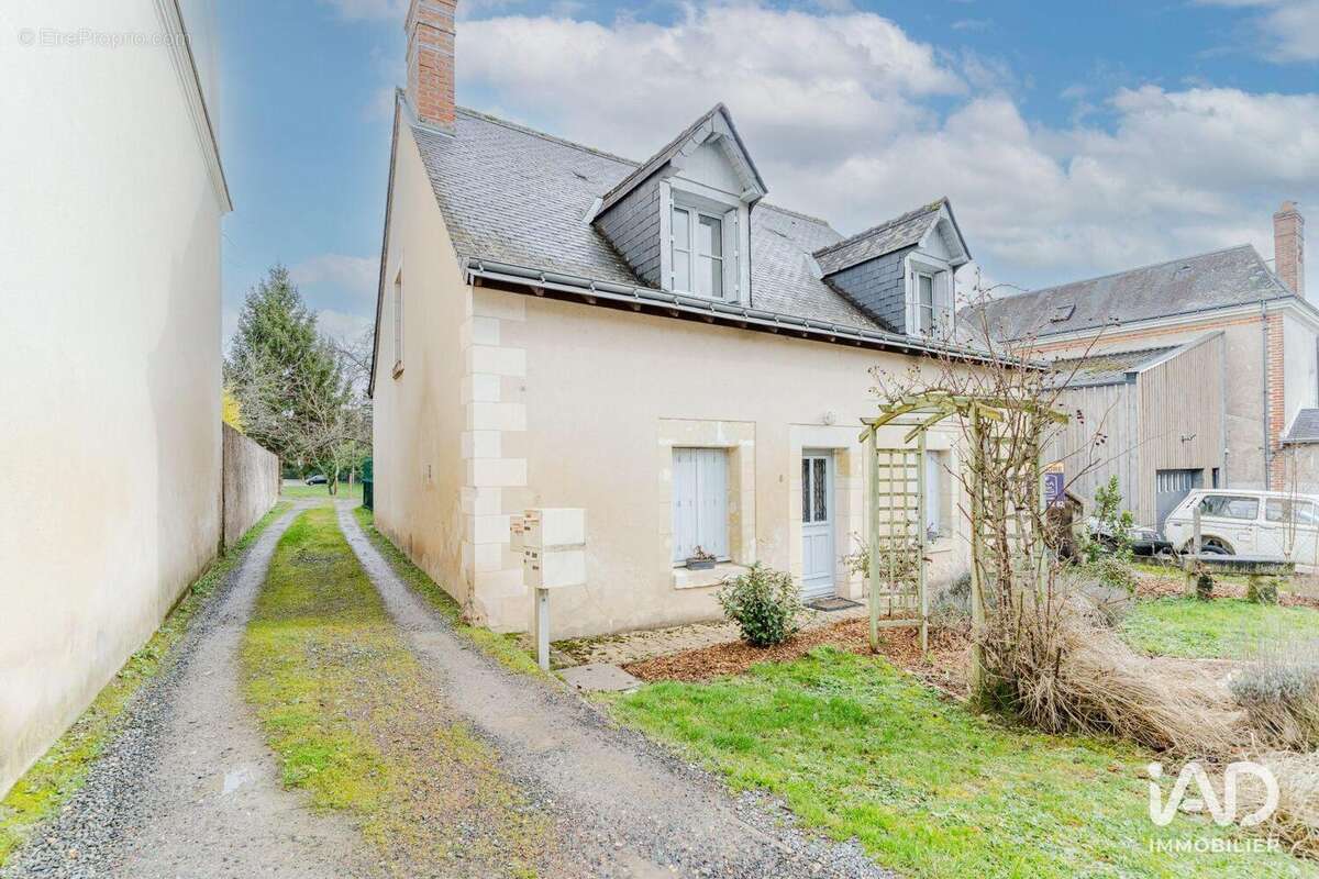 Photo 2 - Maison à CHARENTILLY
