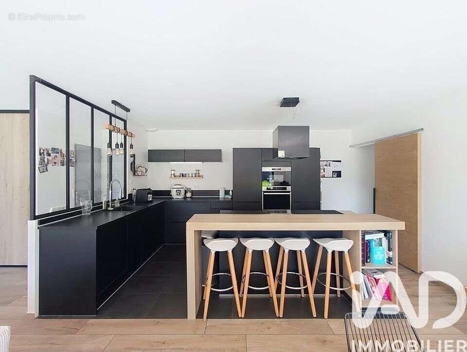 Maison 108 m² à La Roque-Sur-Pernes  - photo 5