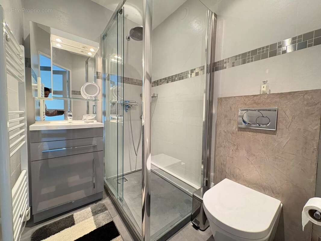 Vidauban – Élégante villa de plain-pied de 140 m² avec piscine sur un terrain de plus de 2 550 m² - photo 9