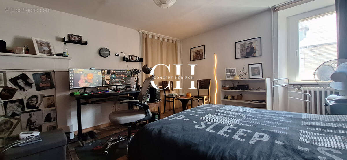 À VENDRE - Immeuble à usage mixte professionnel et habitation / Anciennement hôtel - restaurant / 282m2 / Pati - photo 13