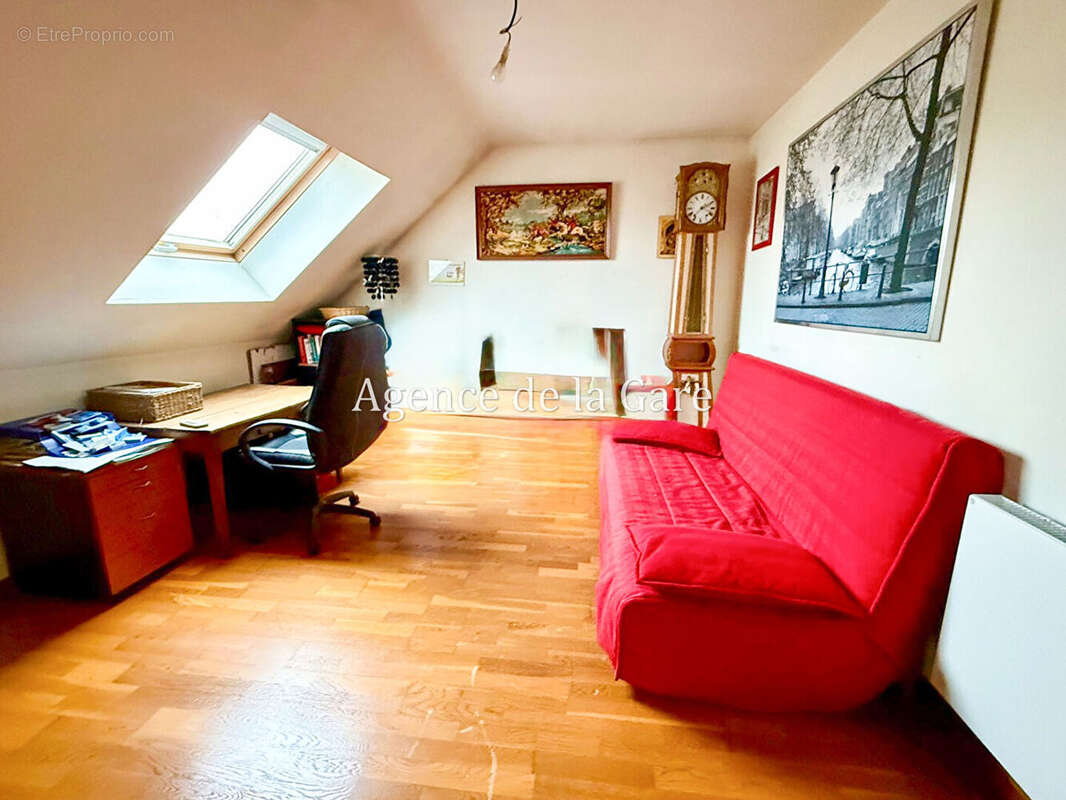 Maison à SARTROUVILLE