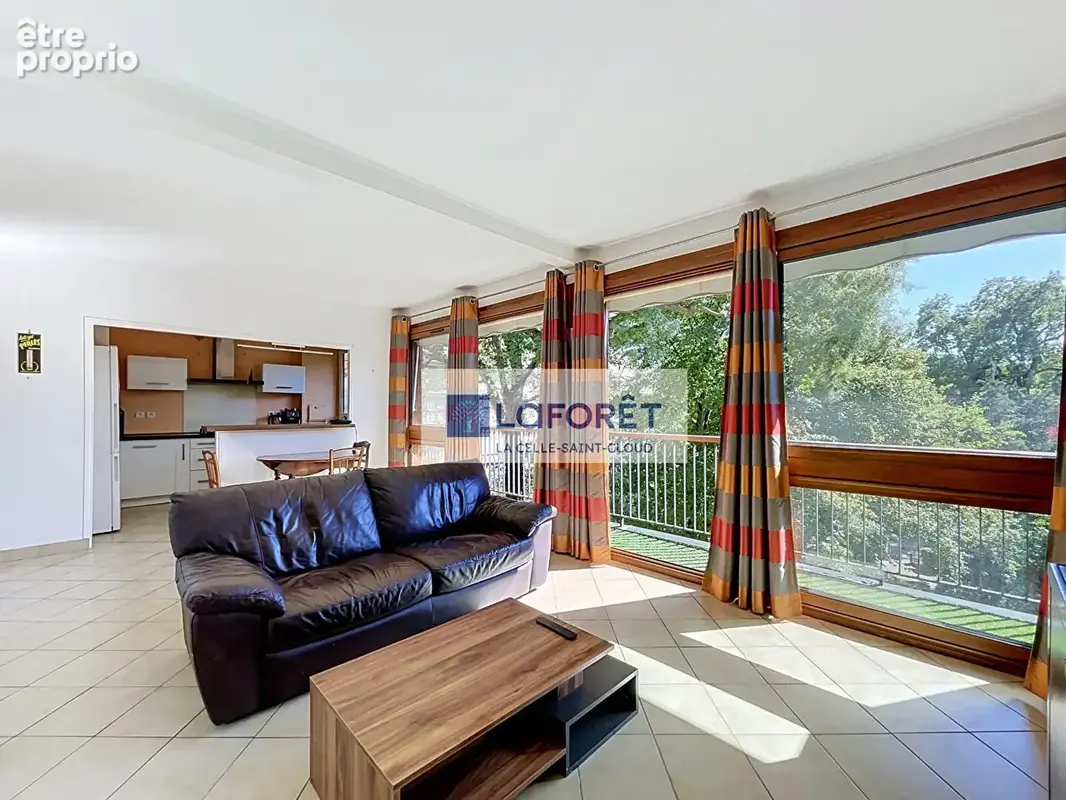 Appartement à LA CELLE-SAINT-CLOUD