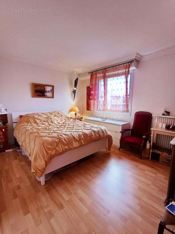 Appartement à SAINT-CYR-SUR-LOIRE