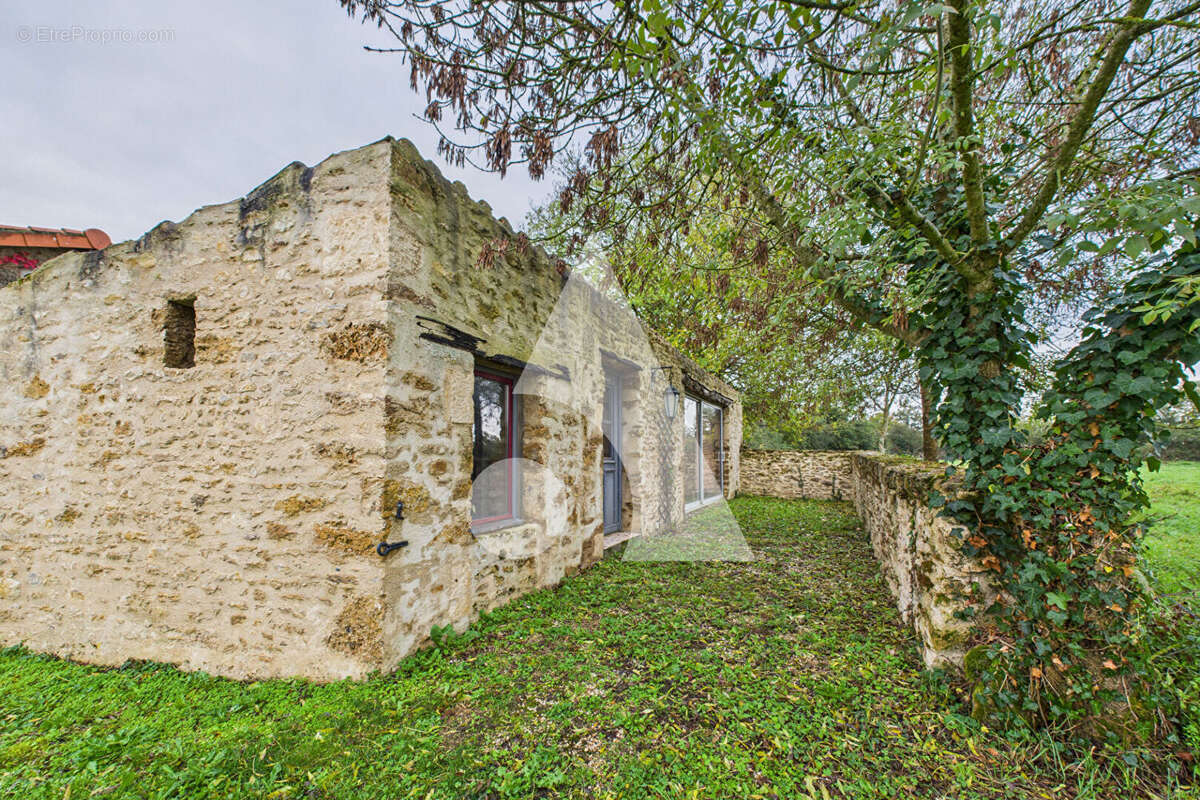 Maison à MAREUIL-SUR-LAY-DISSAIS