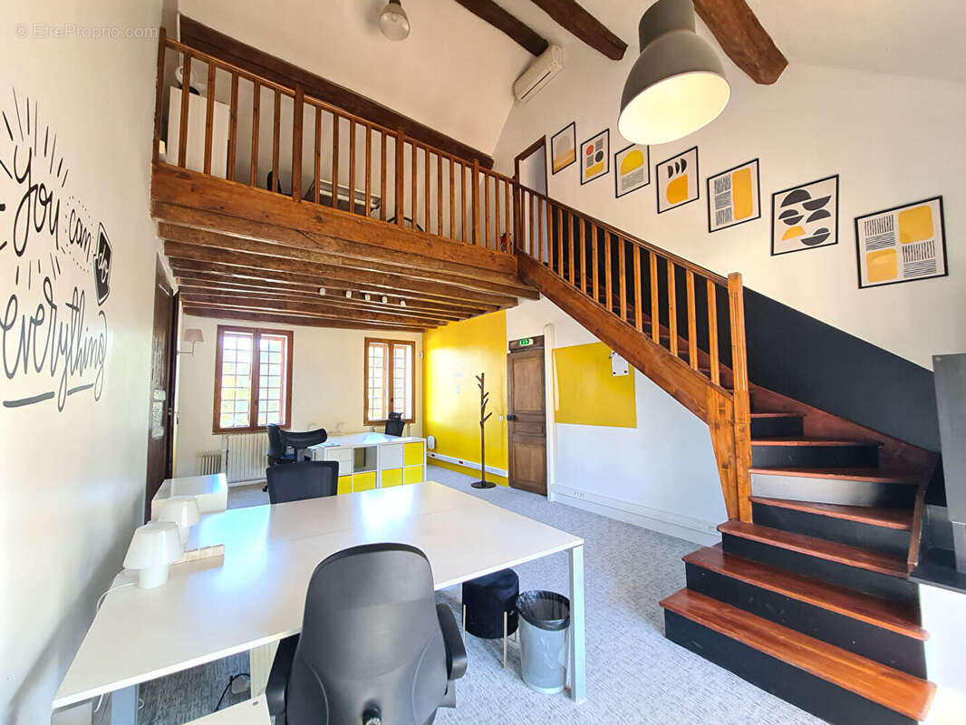 Maison à LA QUEUE-LES-YVELINES