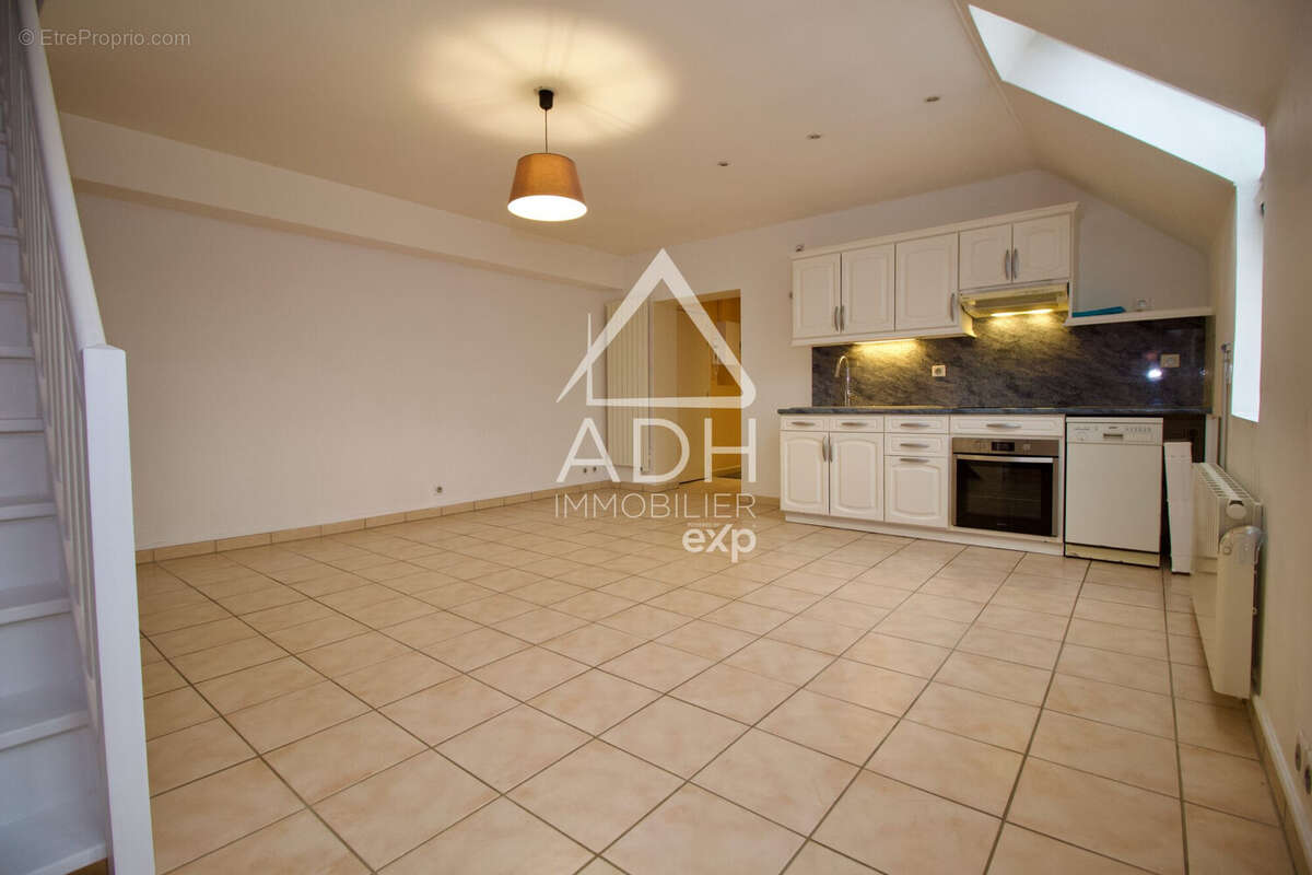 Appartement à JOUARS-PONTCHARTRAIN