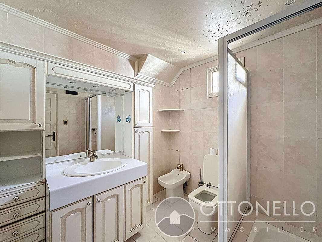 Maison à ROQUEBRUNE-SUR-ARGENS