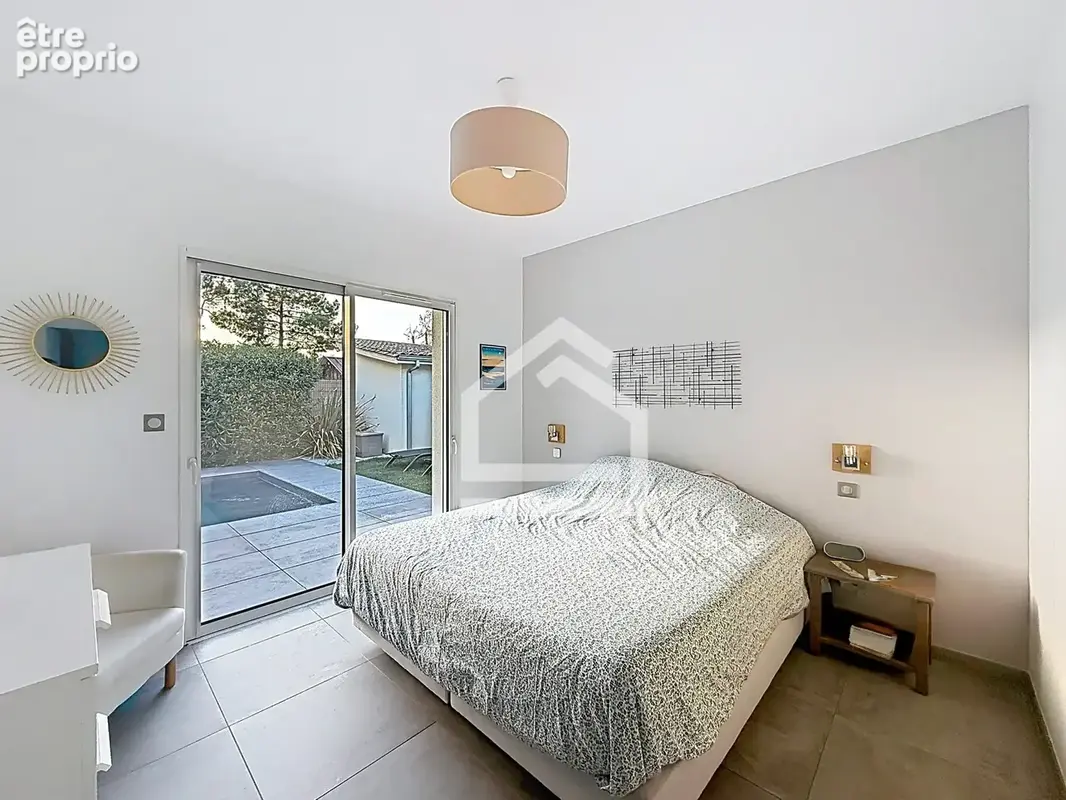 SAINT AUBIN DE MEDOC - Maison contemporaine au Centre-ville, 4 chambres, piscine, garage. - photo 8