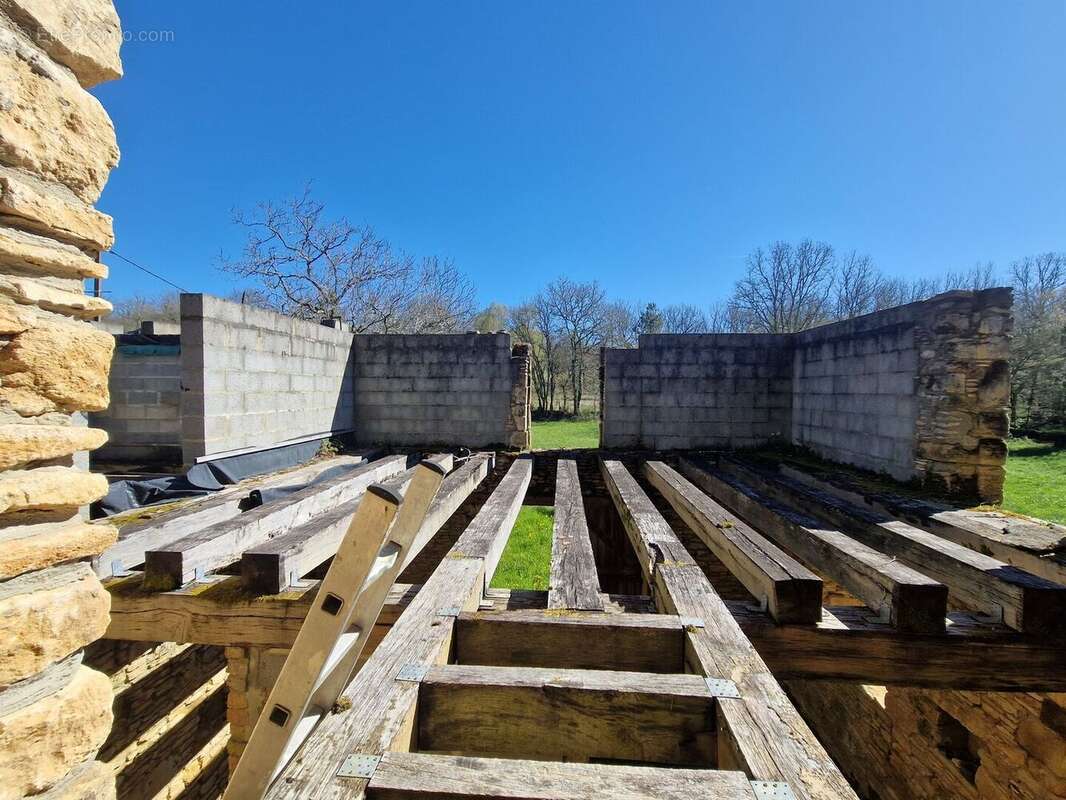 20260318113600 - Maison à MEYRALS