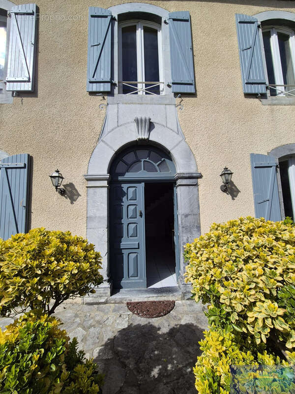 Maison à PONTACQ