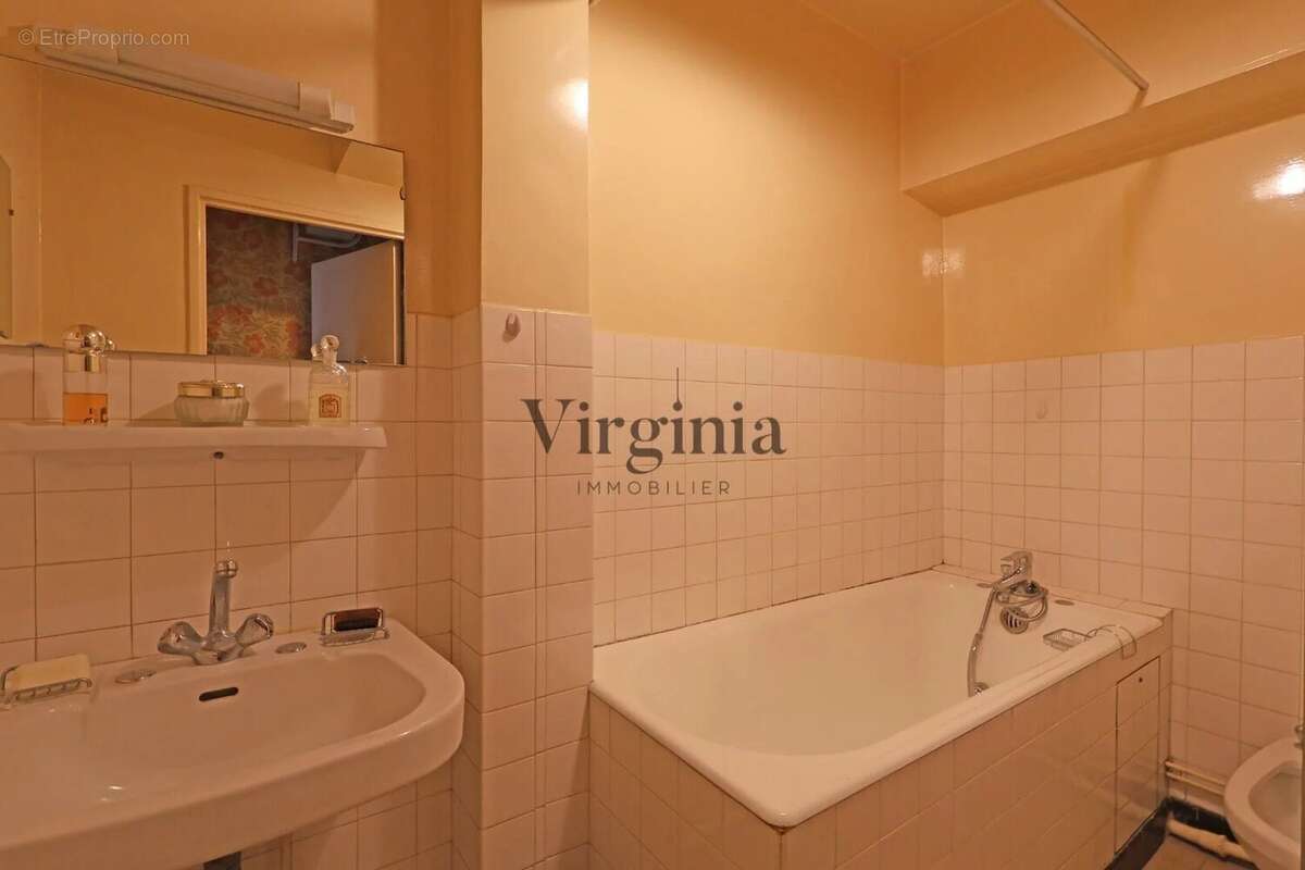 Appartement à CHARENTON-LE-PONT