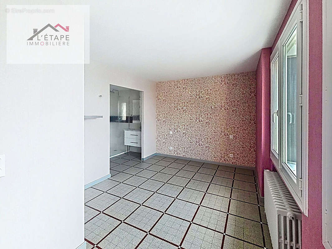 Venansault - Grande maison familiale de 190 m² au coeur du bourg - photo 4