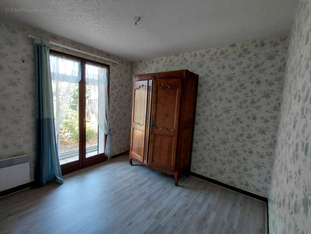 En exclusivité ! Maison de plain-pied avec garage et jardin sur La Flèche... - photo 5