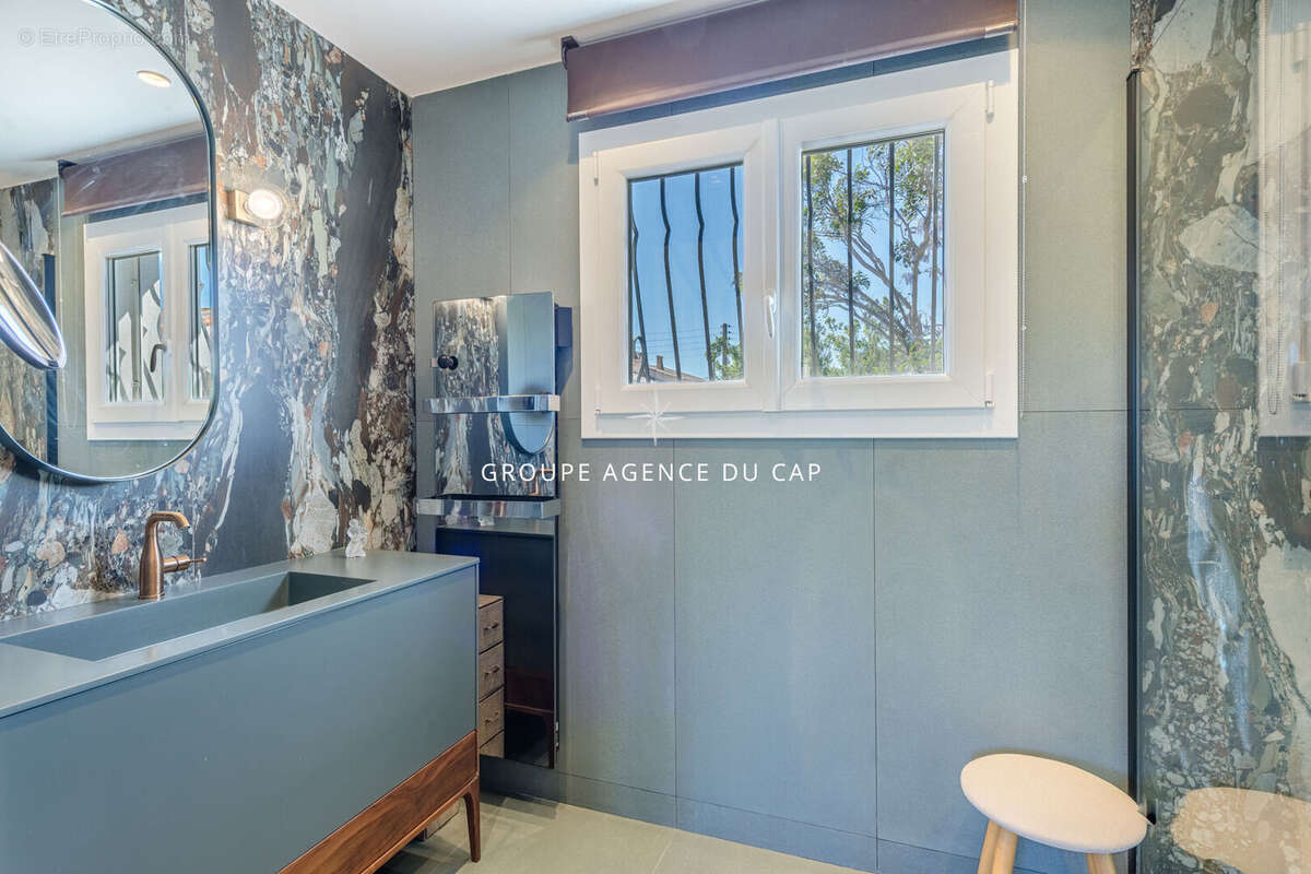 Maison à SAINT-RAPHAEL