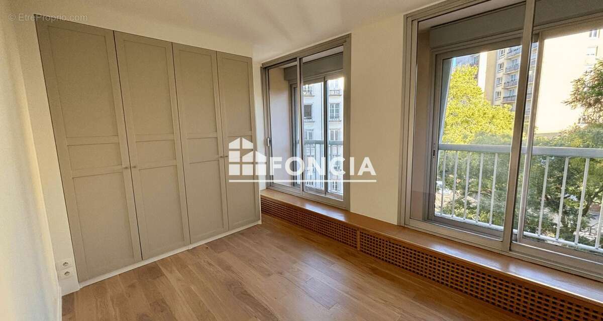 Appartement à PARIS-20E