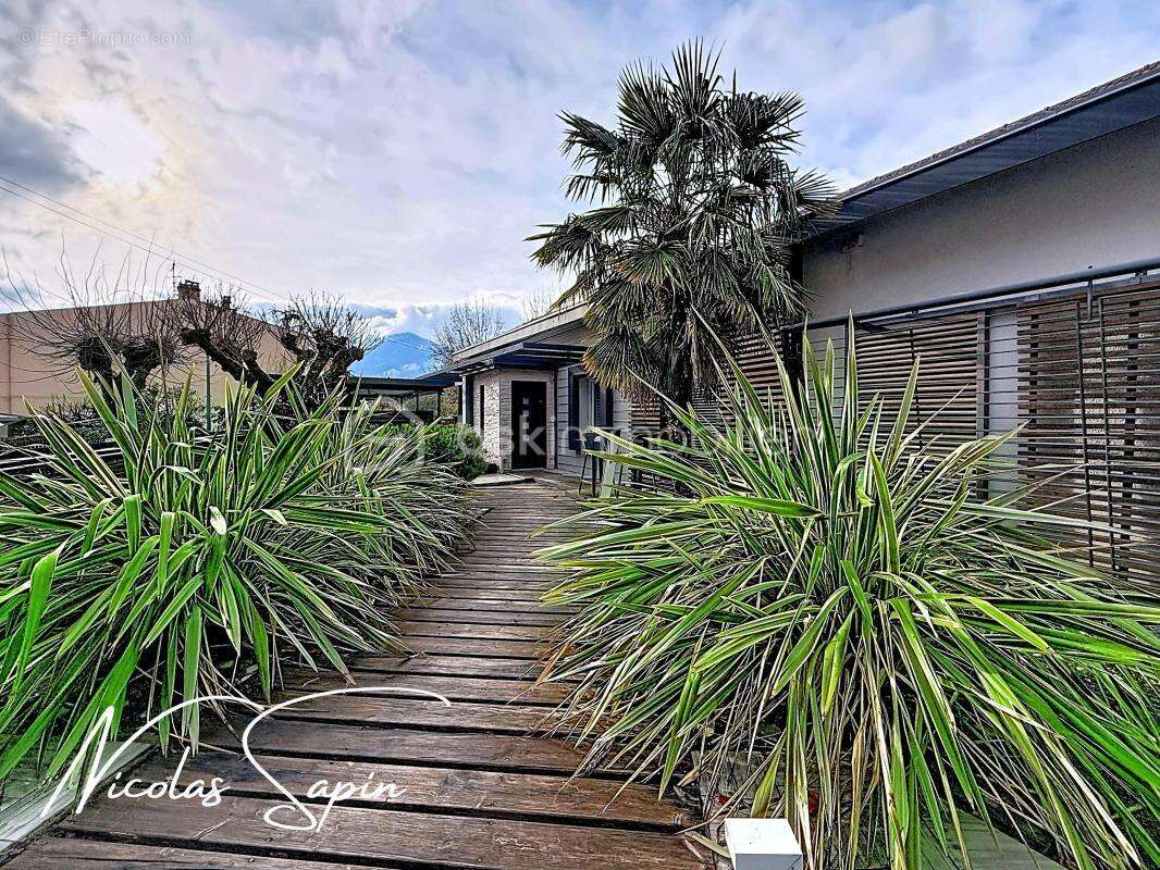 Maison à SAINT-EGREVE