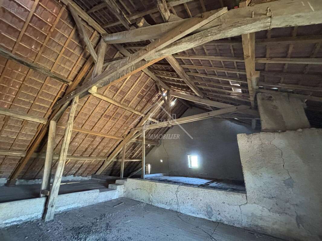 Propriété de caractère proche CHARROUX - photo 9
