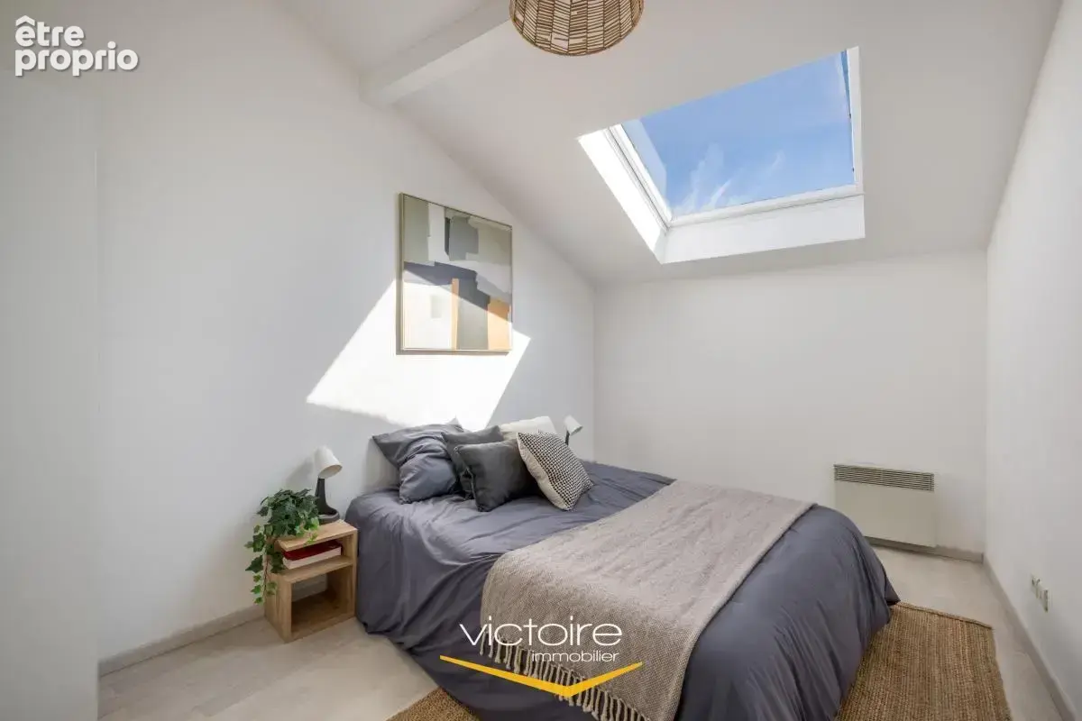 Grange Blanche - T2bis au dernier étage avec loggia vitrée - photo 9