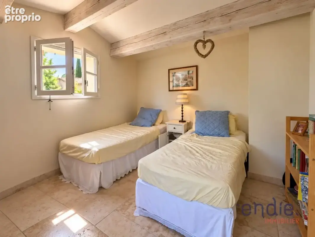 Flayosc - Propriété de charme, 5 chambres, piscine, dépendances - Vue panoramique. - photo 16