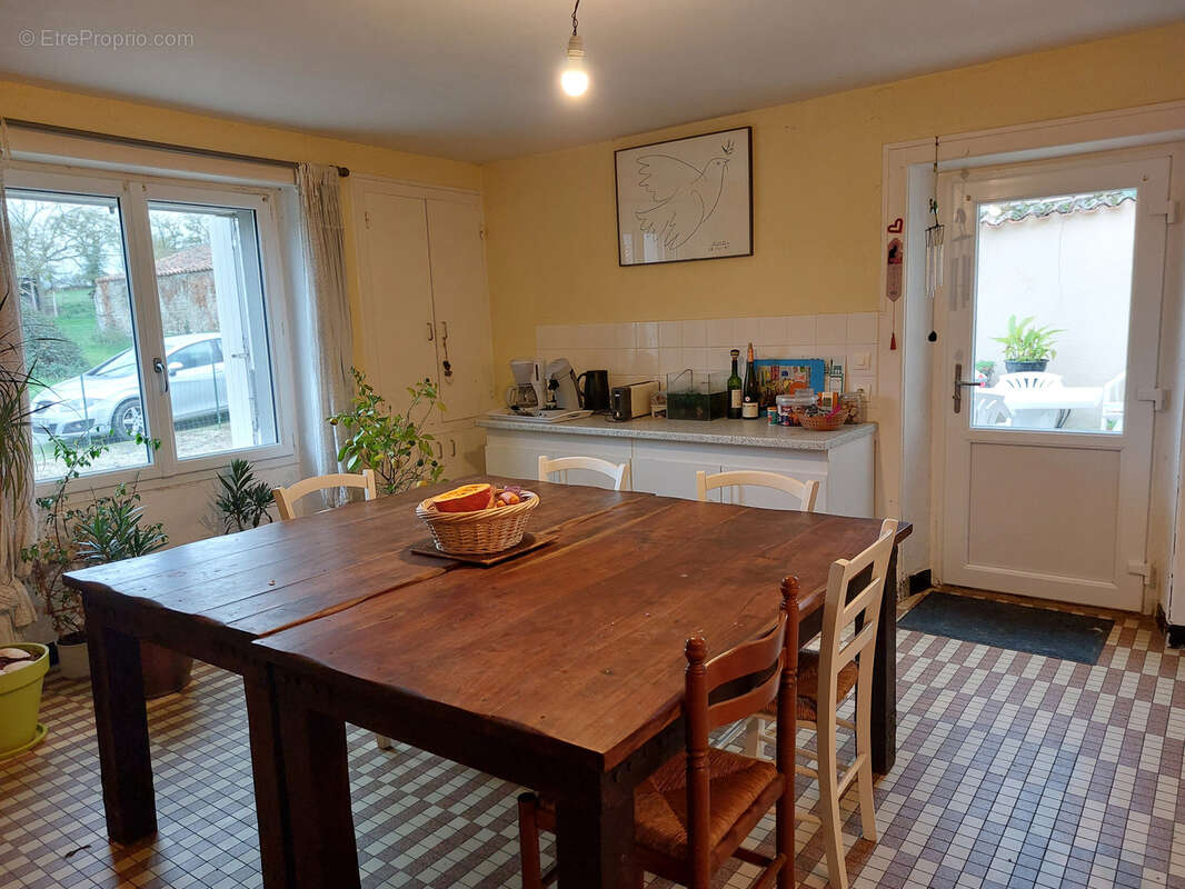 Maison à FAYE-L&#039;ABBESSE