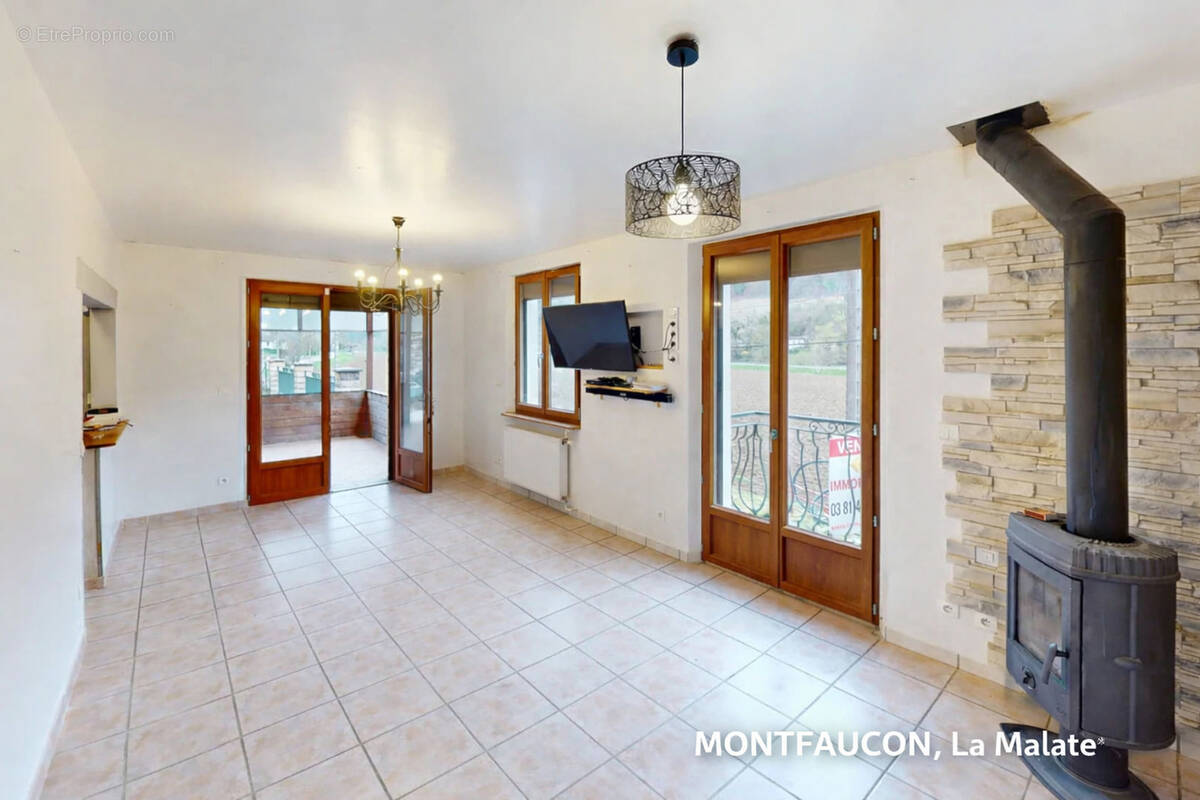 Maison à MONTFAUCON