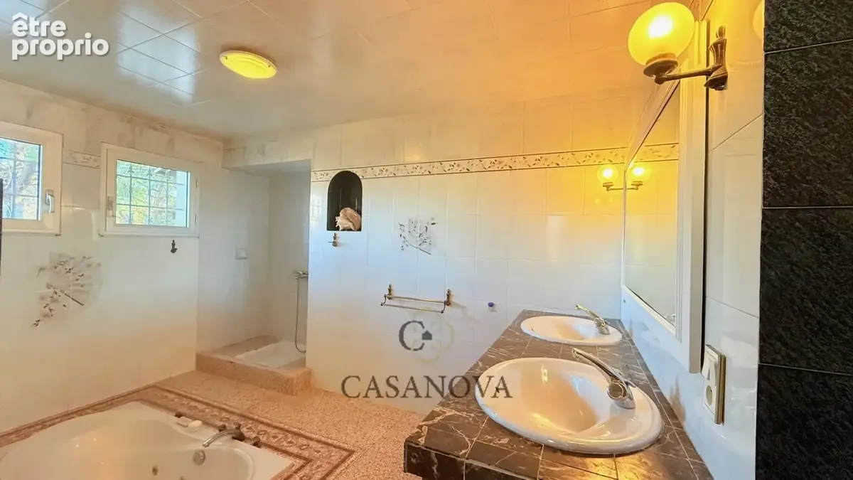 Villa 3 chambres terrain 1200 m2 avec piscine - photo 10