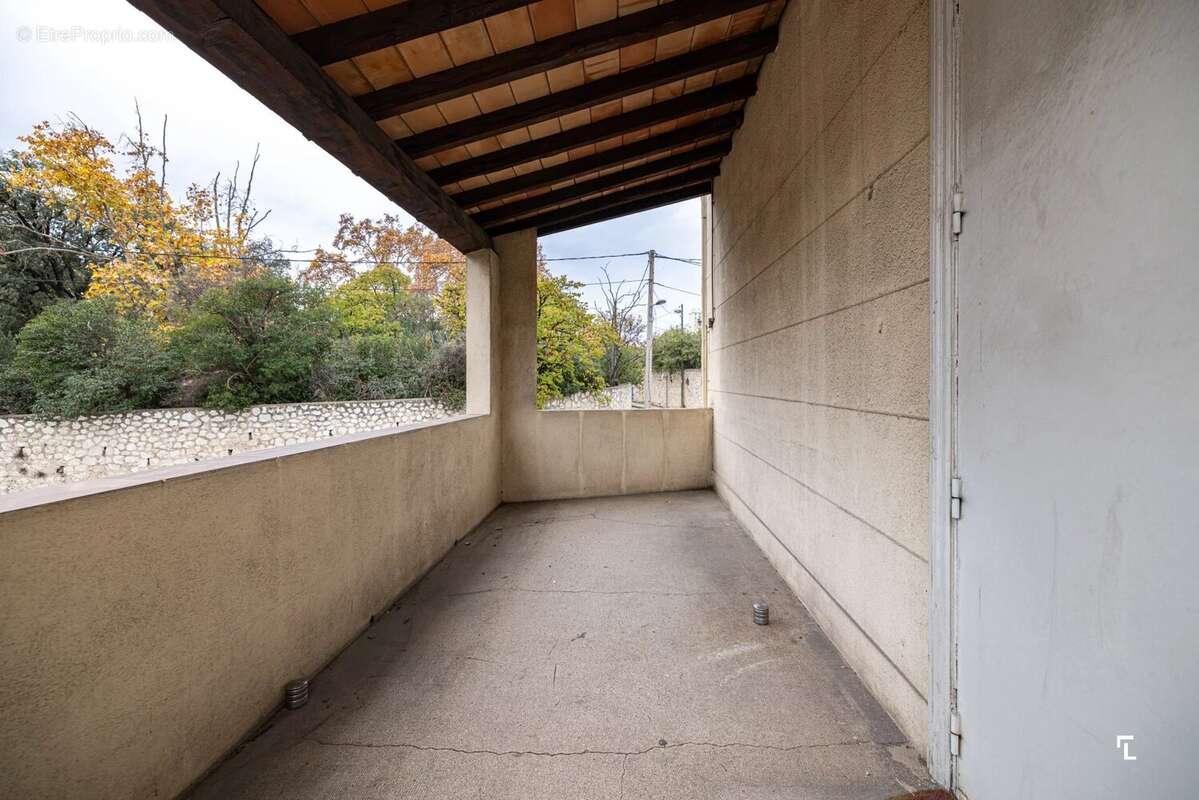 Commerce à MARSEILLE-14E