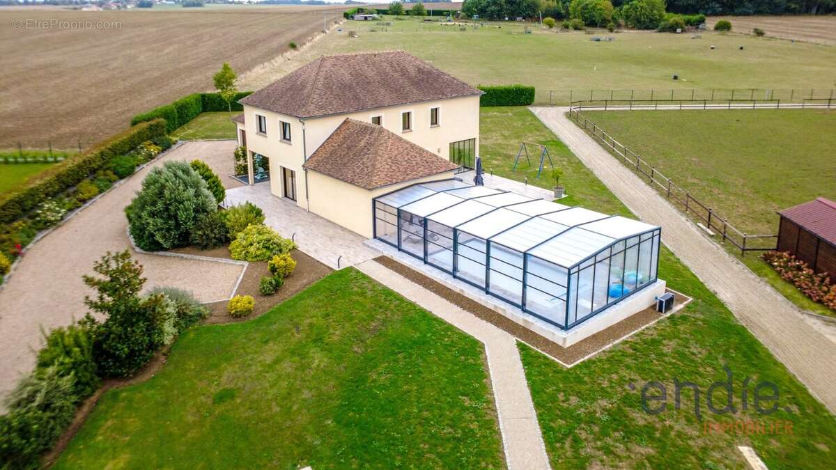 Domaine équestre d'exception avec habitation - photo 2