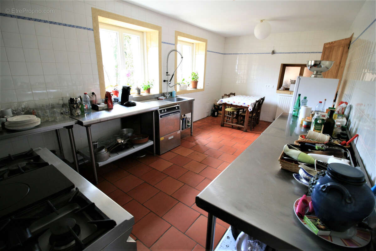  Maison en pierre six chambres deux bureaux - photo 14