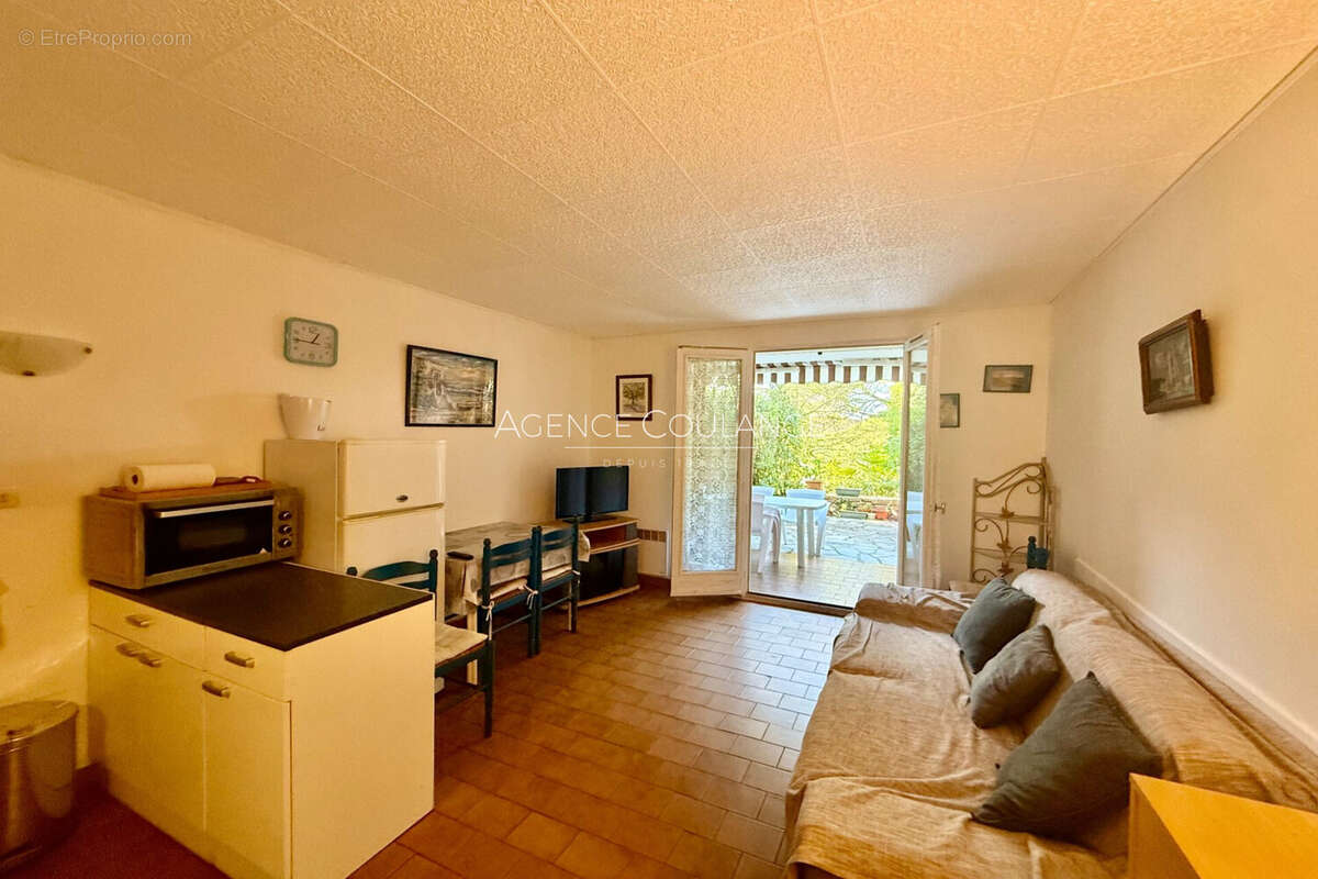 Appartement à SAINT-CYR-SUR-MER