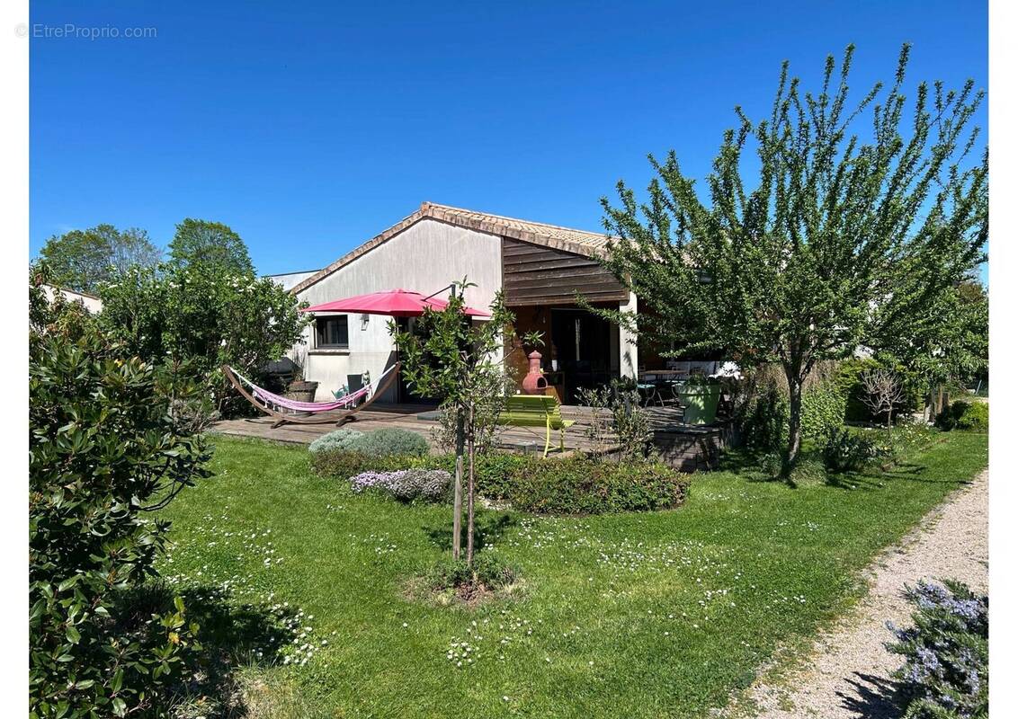 Maison à SAINTES