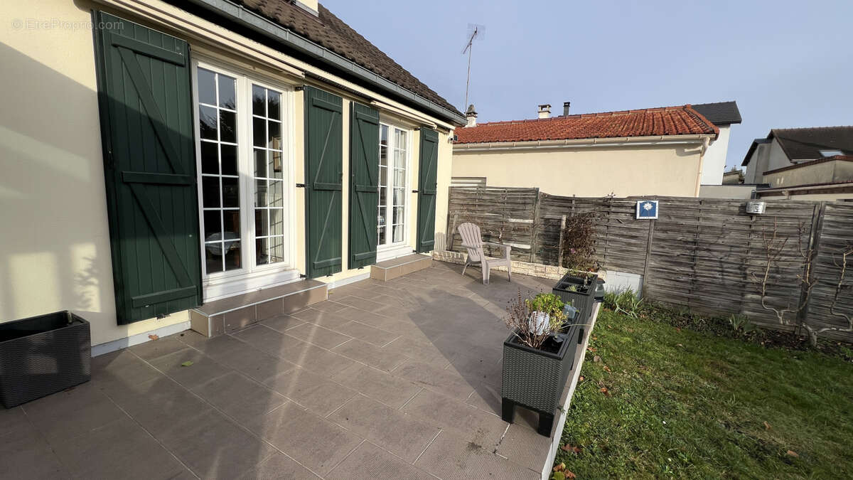 Maison à VIRY-CHATILLON