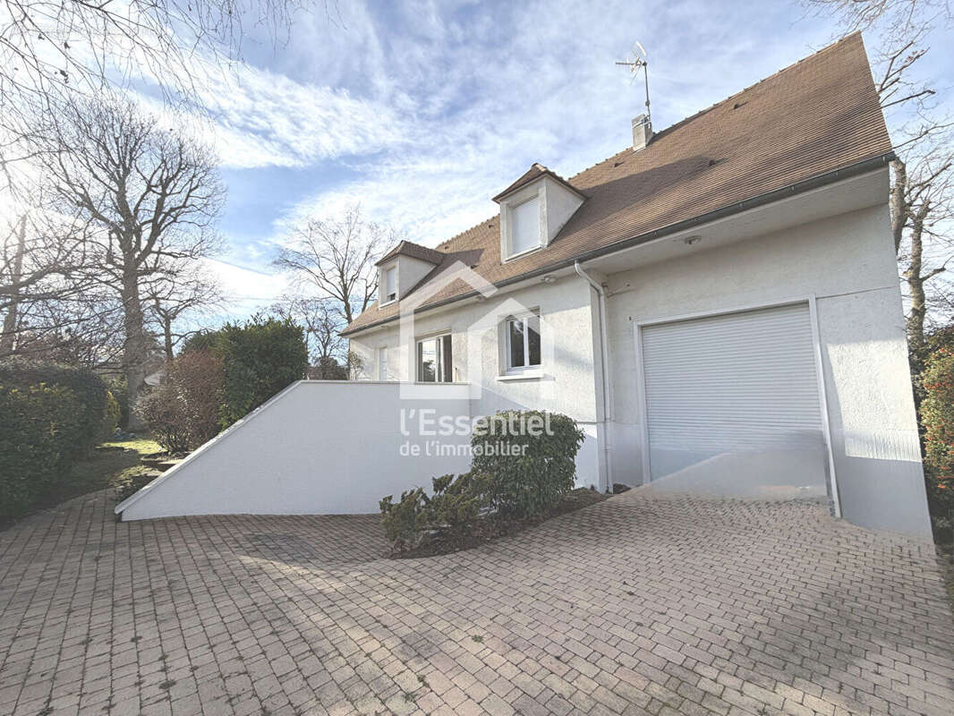Maison à VERNEUIL-SUR-SEINE