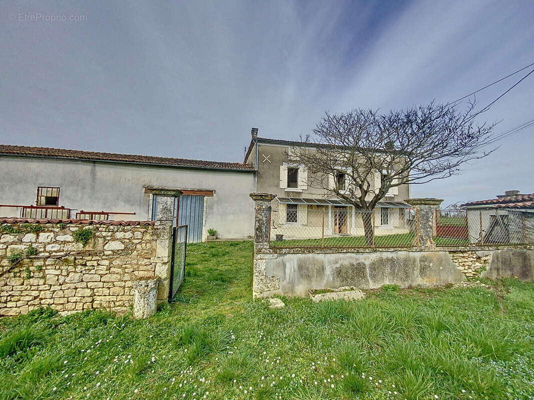 Maison à VOUHARTE