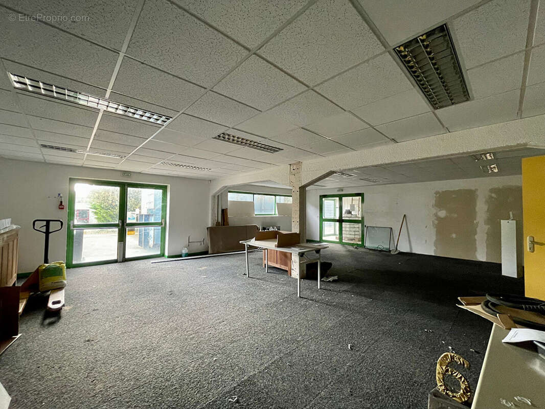 Ensemble immobilier a usage commercial ou artisanal et d'habitation - photo 4