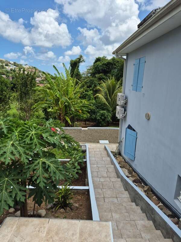 Maison à LES TROIS-ILETS