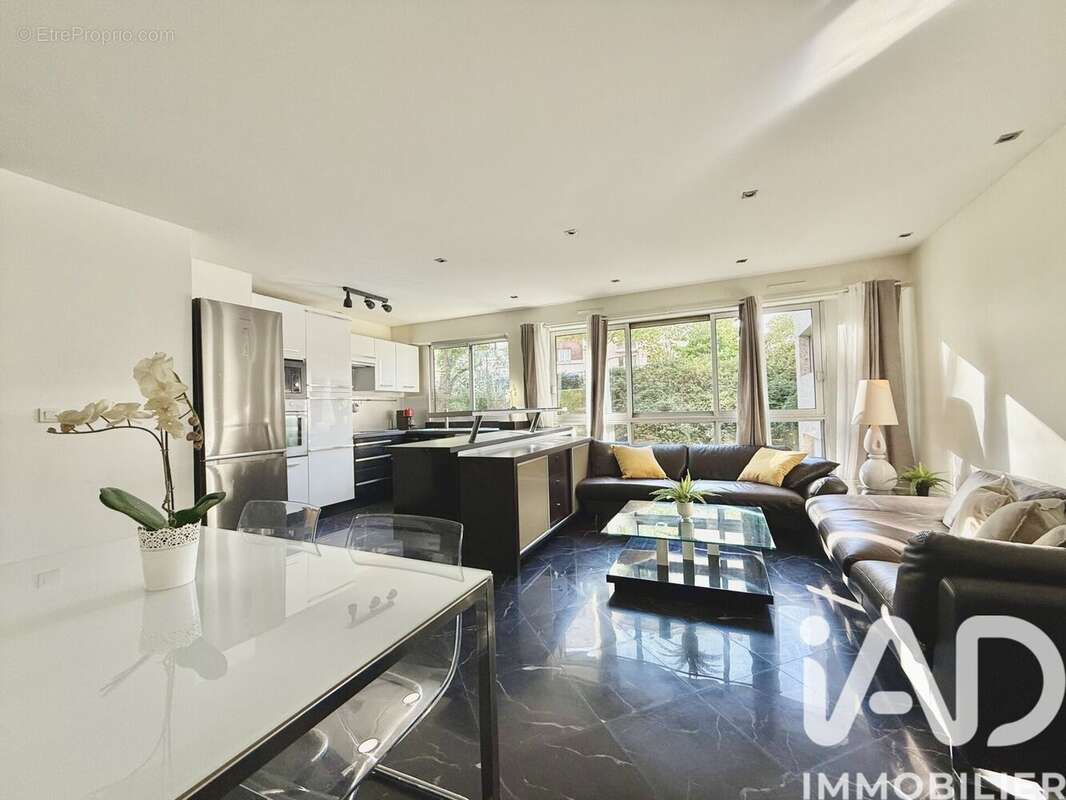 Photo 2 - Appartement à COURBEVOIE