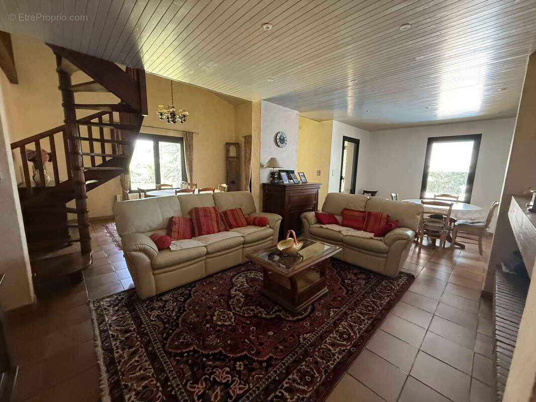 Villa d’architecte avec piscine, appartement indépendant et vaste hangar aux portes de Limoux - photo 14