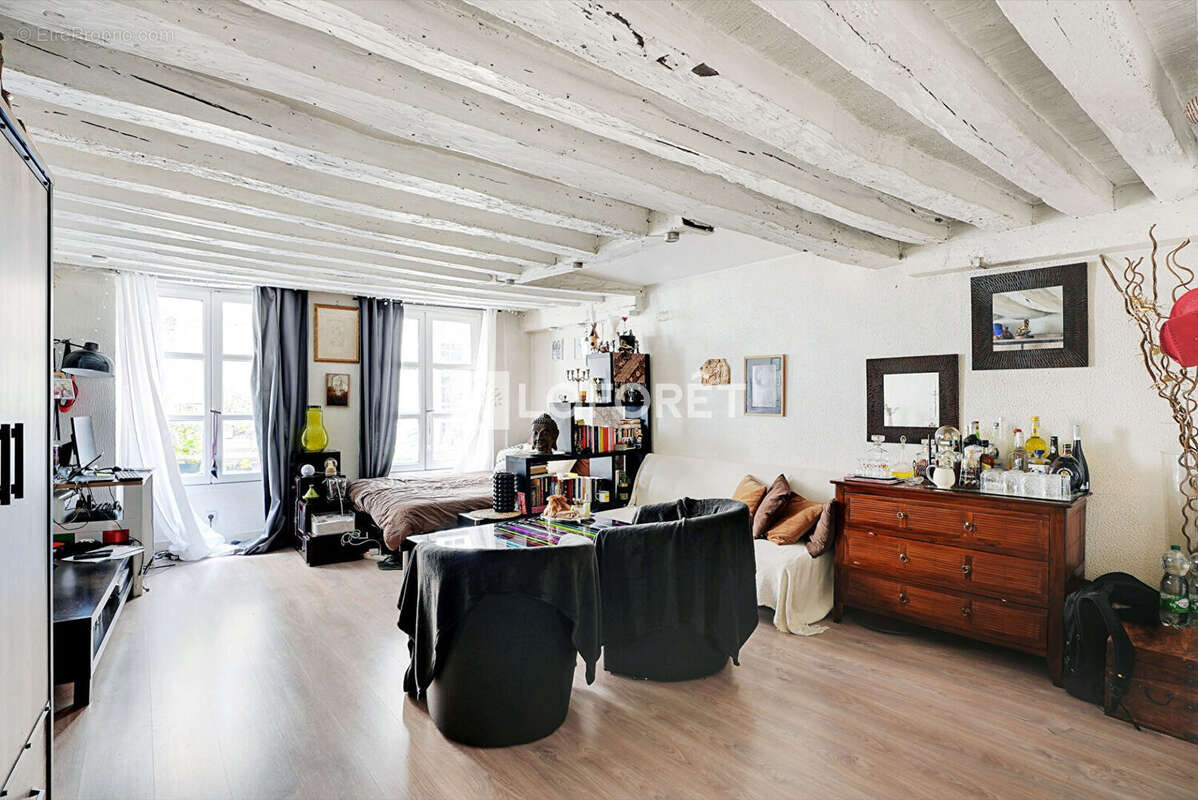 Appartement à PARIS-4E