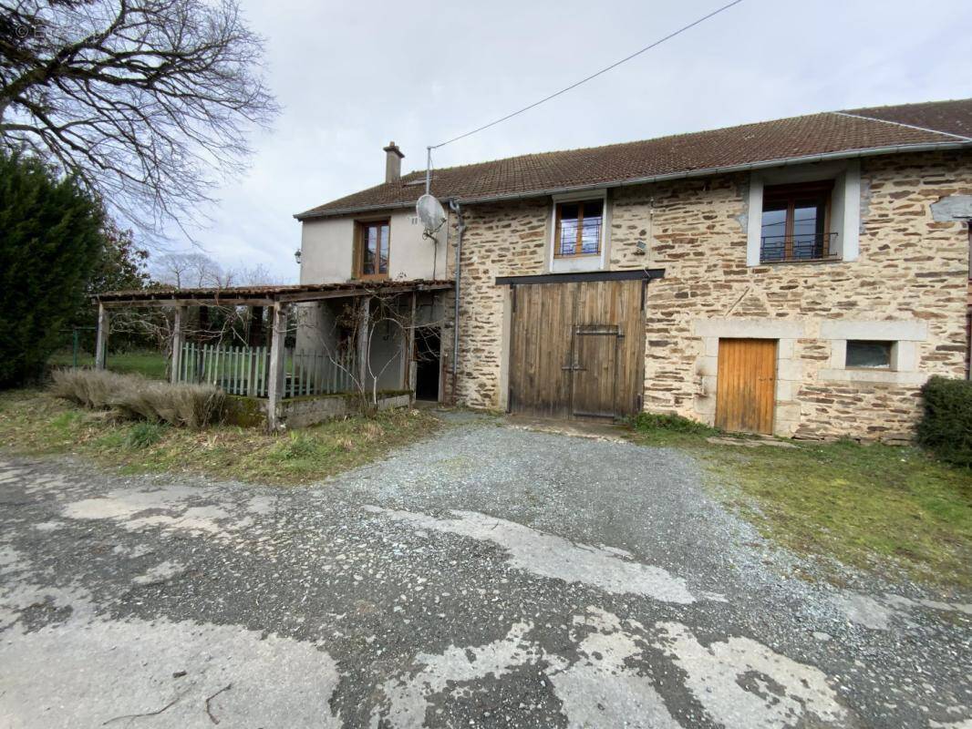 Maison à BUSSIERE-SAINT-GEORGES