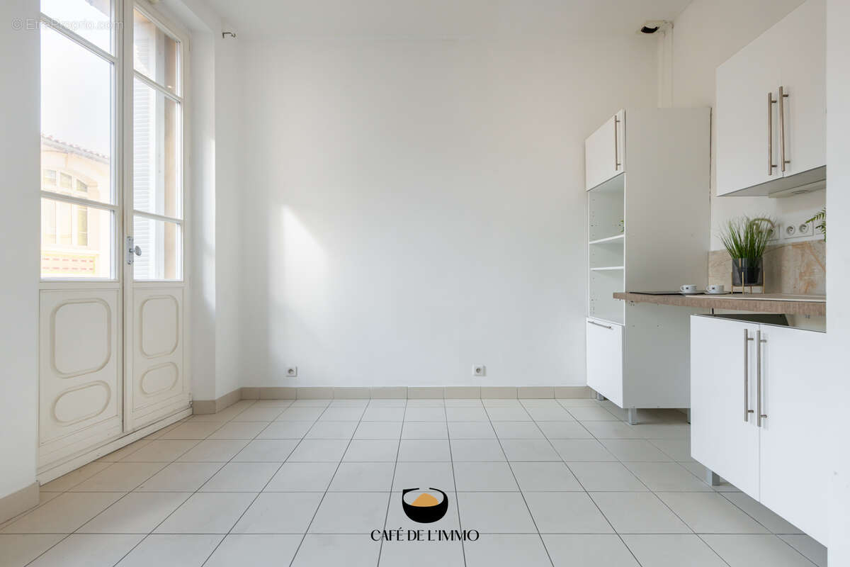 Appartement à MARSEILLE-2E