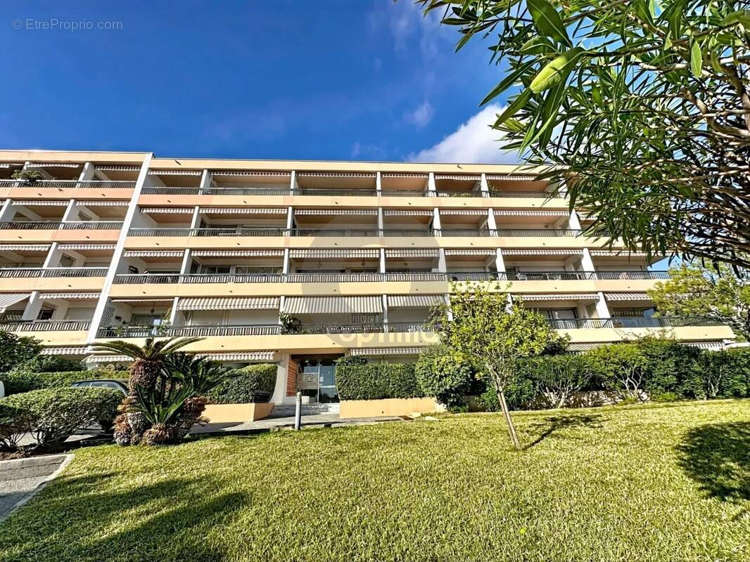 Appartement à ROQUEBRUNE-CAP-MARTIN