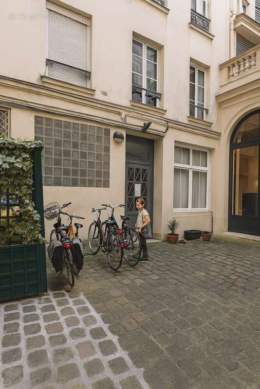 Appartement à PARIS-3E